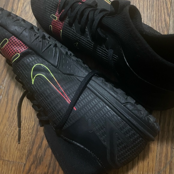Nike mercurial indoor turf shoes size 6 - Picture 2 of 2